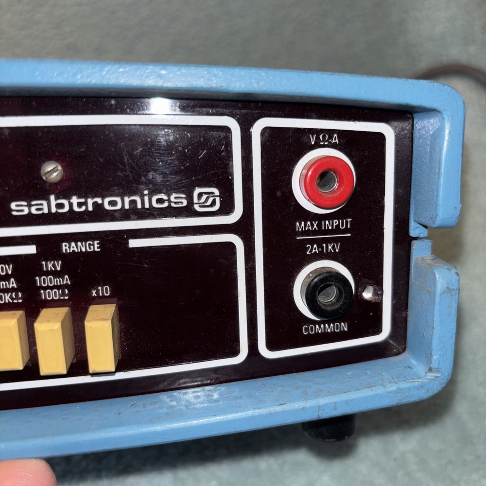 Sabtronics Model 2000 Digital Multimeter Excellent Working Condition LOC EF