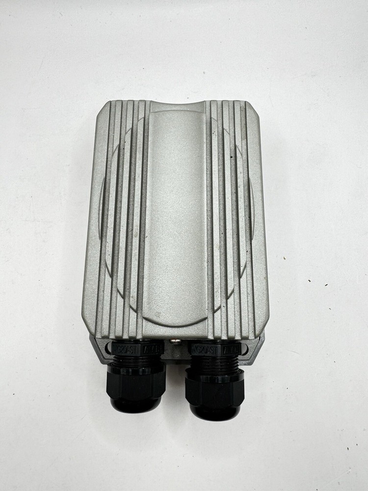 StarTech.com Metal IP67 Wireless POE Access Point - 300Mbps 2.4GHz - E26