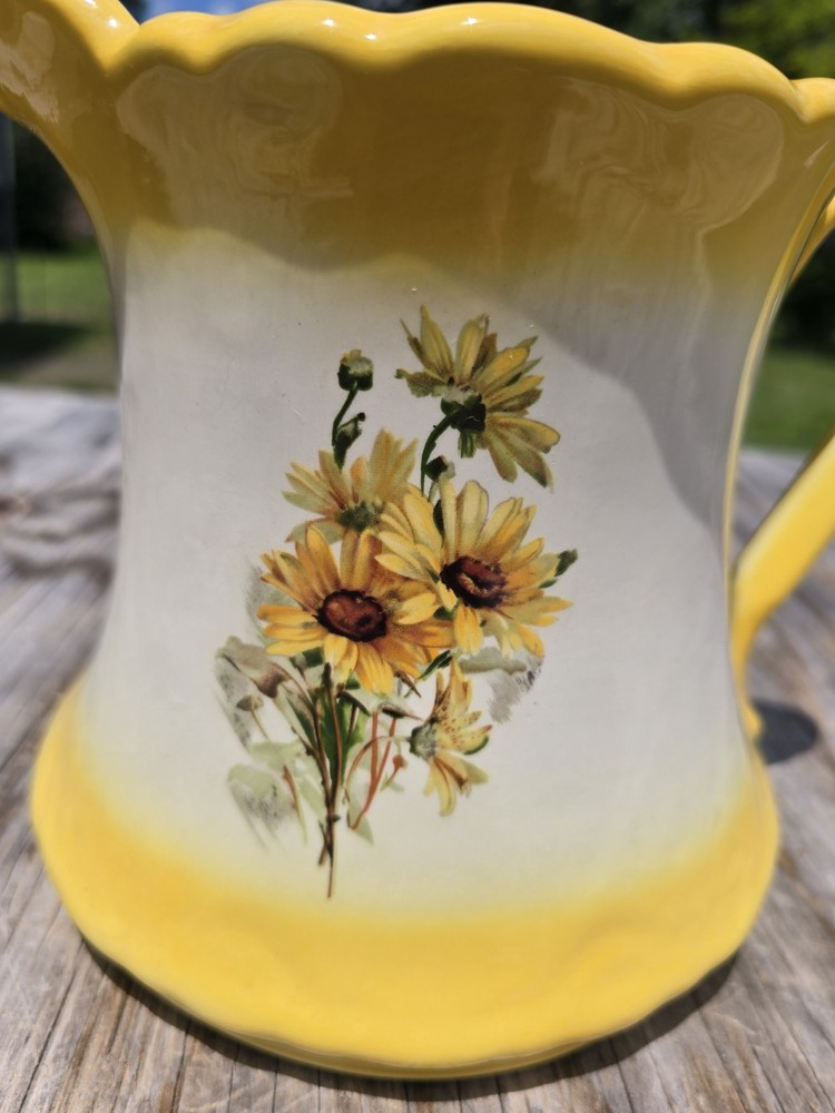 Vtg Studio Ceramic 7" Yellow/White Pitcher SUNFLOWERS 1982 "PRISTINE CONDITION"