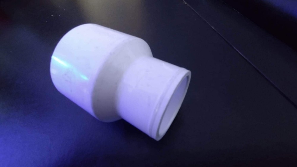 PVC Reducing Coupling 1 1/2" x 1"