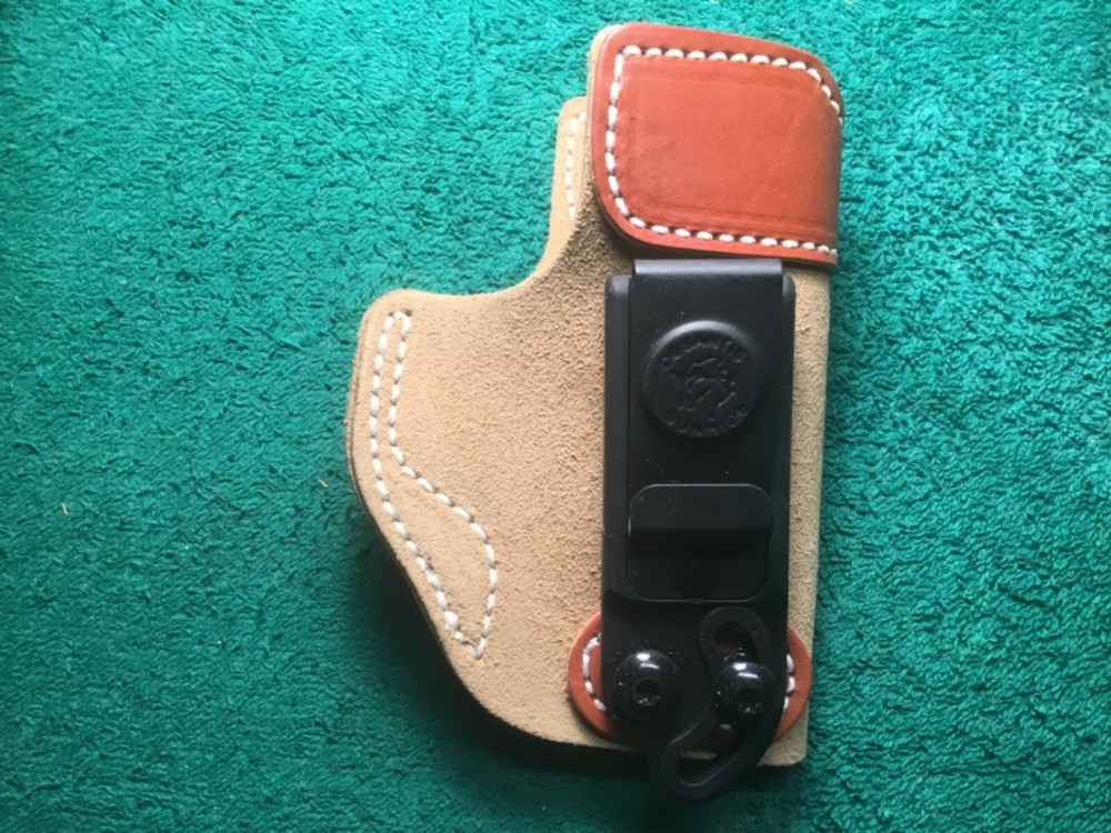 Desantis Sof-Tuk holster Ruger SR9 compact RH BRown LEATHER NEW