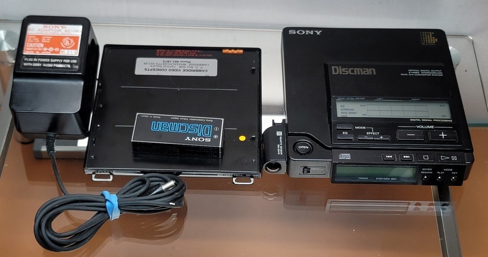 Sony D-555 Discman CD Player  need service