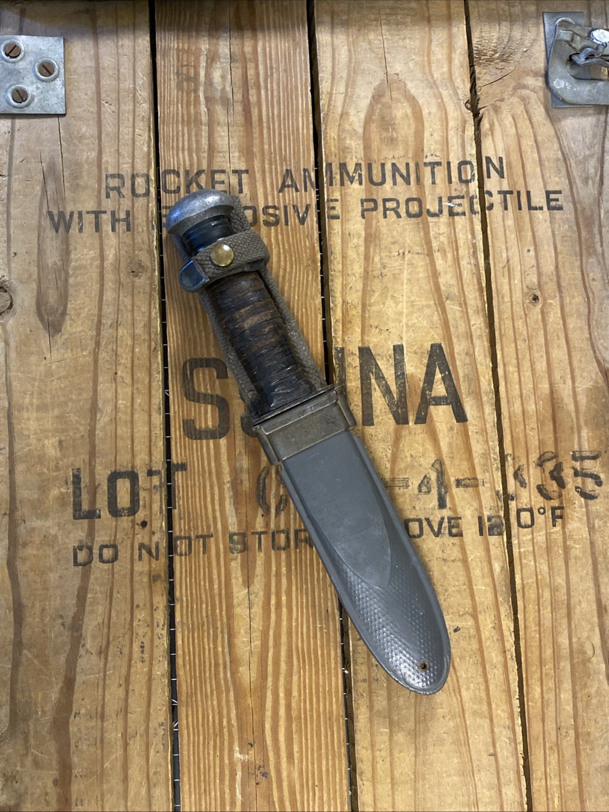 WW2 U.S.N. MK. 1 Robeson Shuredge No. 20 Fighting Knife NORD 4723 Scabbard Nice!