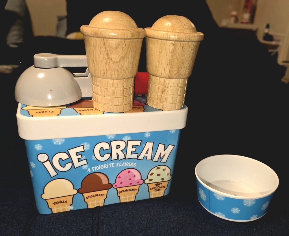 Melissa & Doug Scoop & Serve Ice Cream Complete Set