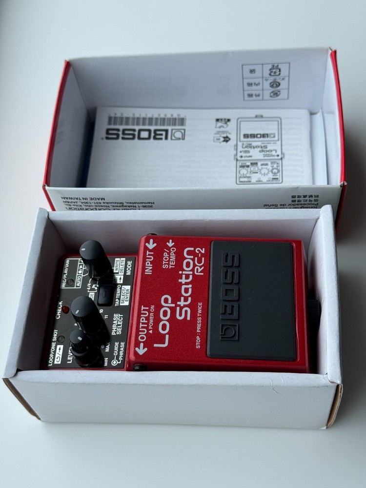 BOSS RC-2 Loop Station Effects Looper Pedal Loopstation RC2 w/ box & manual