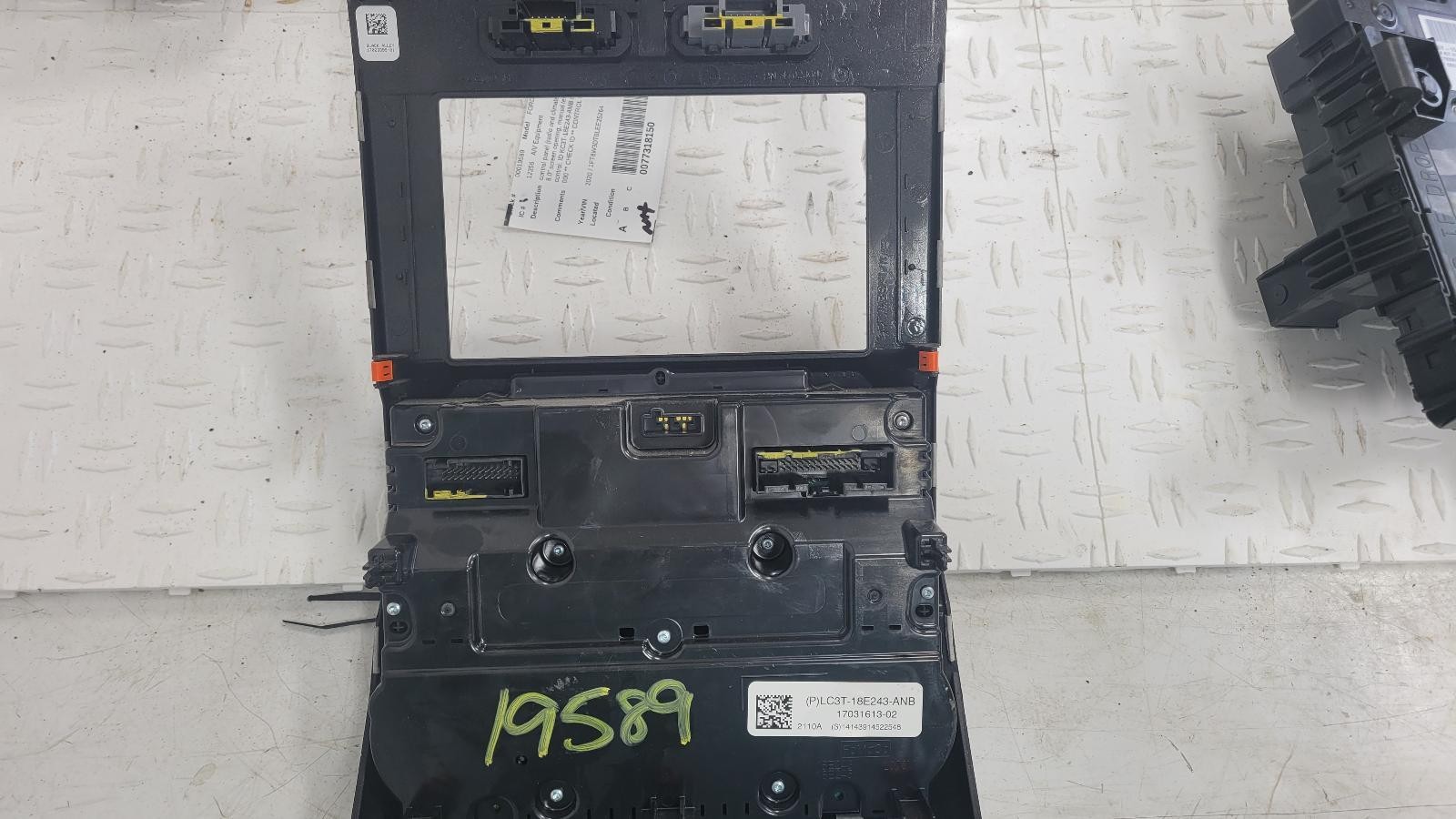 2019-2022 F250 F350 Super Duty Black Radio/Climate Control Panel LC3T-18E243-ANB