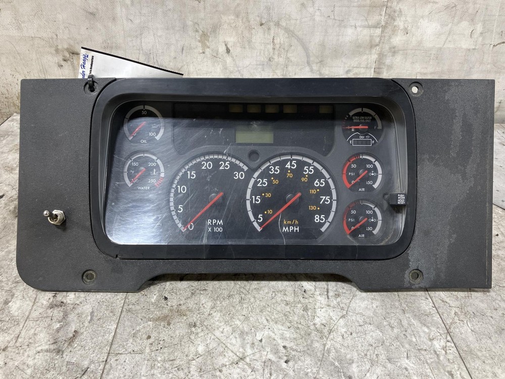 2011-2014 Freightliner CASCADIA Speedometer Instrument Cluster - Used