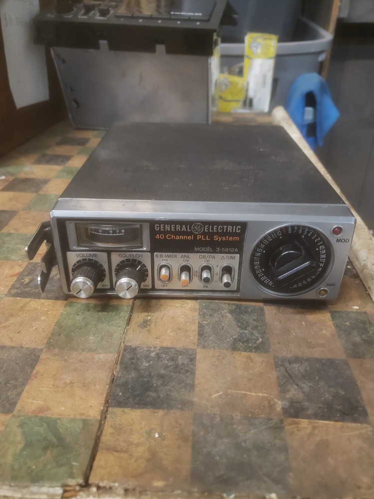 General Electric Model 3-5812A 40Channel  CB Transceiver | Untested