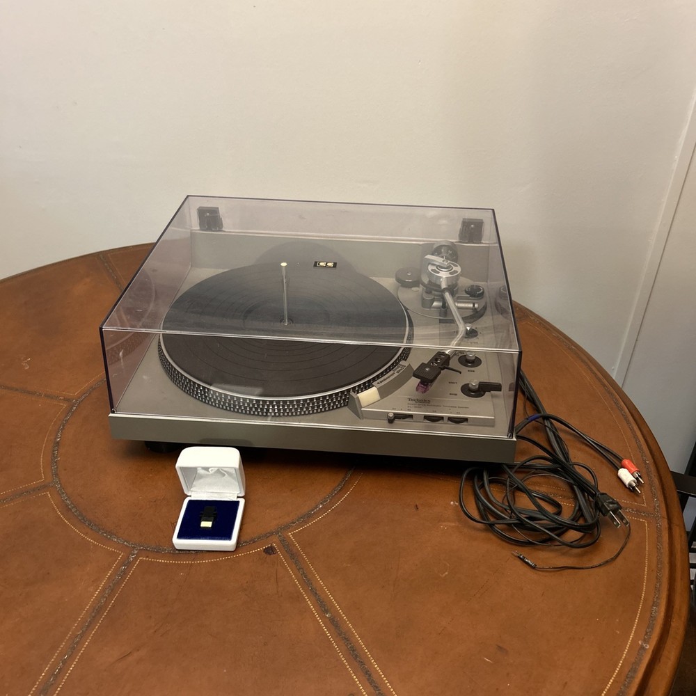 Technics SL-1950 Fully Automatic Direct Drive Turntable Clean Works Flawlessly!