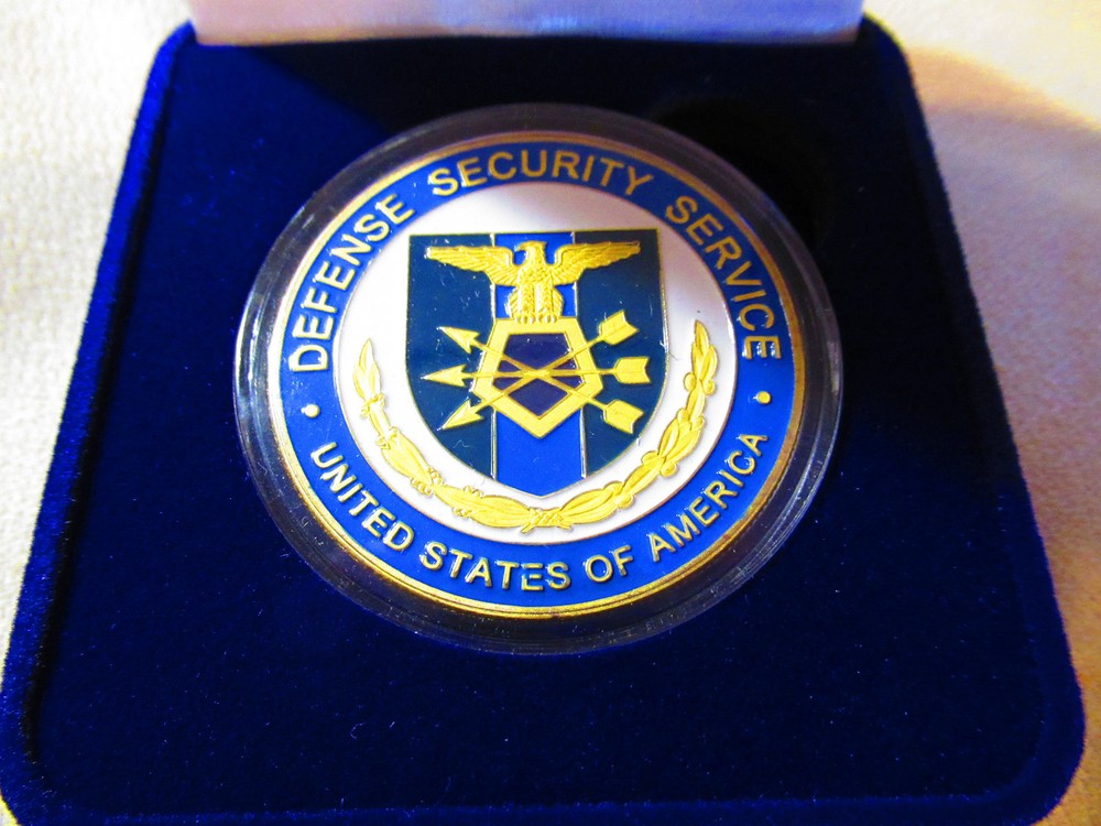 DEFENSE SECURITY SERVICE Challenge Coin w/ Presentation Box