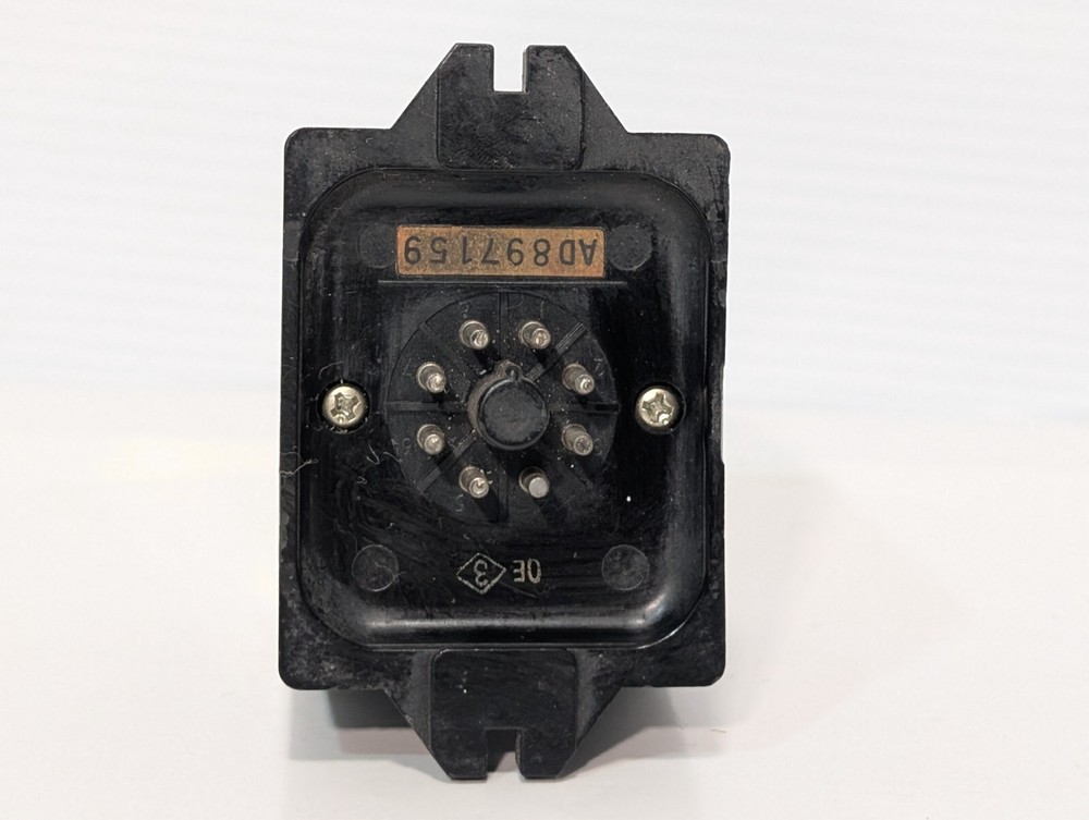 Omron Type STP-100VAC Subminy Timer 0-10 Minutes
