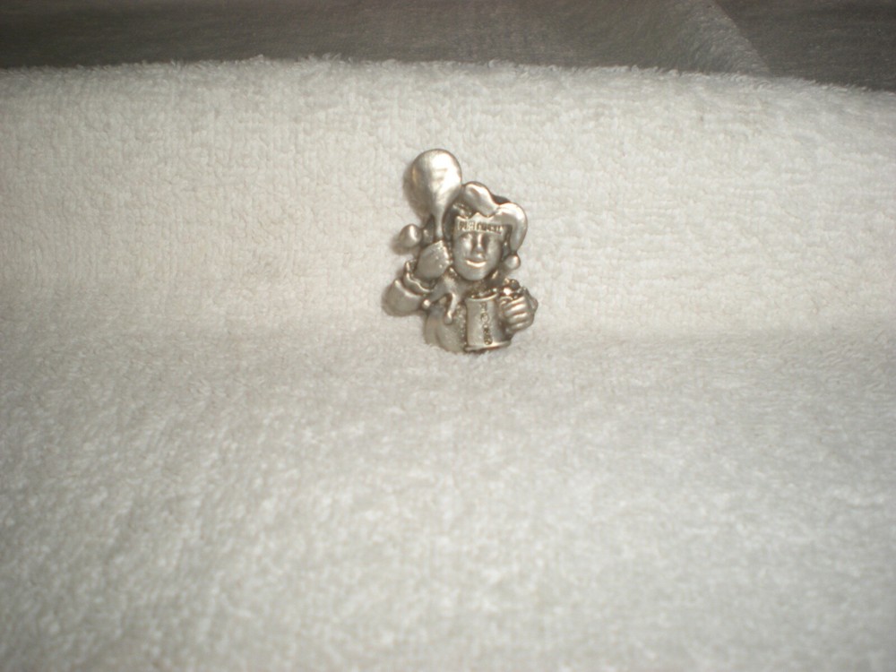 2015 Pub Crawl Sheldon Pewter Jester With Beer Stein Pin