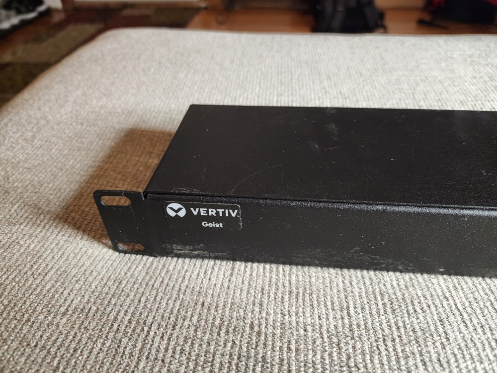 VERTIV GEIST BASIC 10-OUTLET L5-20P10 HORIZONTAL RACK-MOUNTABLE 29584 Power Dist