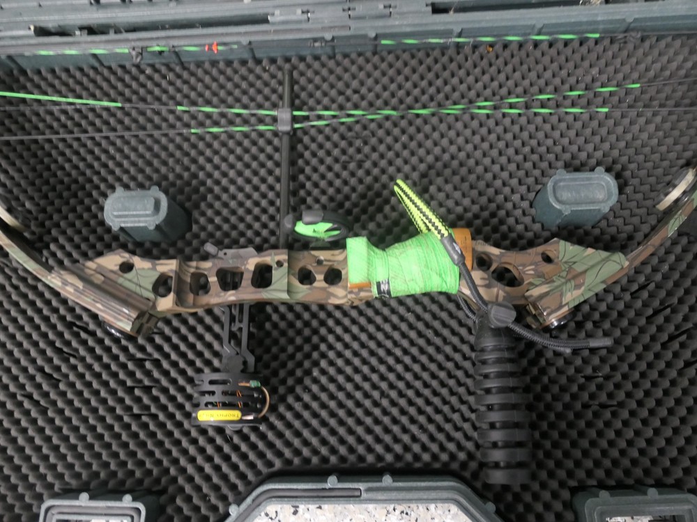 Mathews Solo Cam Machine Riser Bow RH 70LB