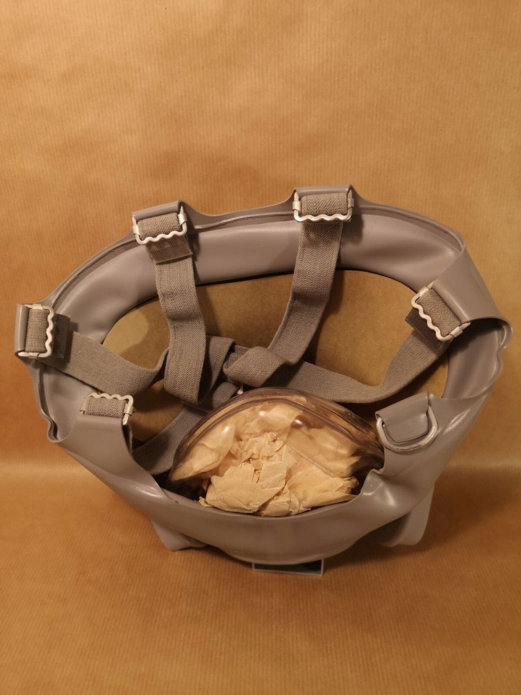 Helly Hansen A62 - retro Norwegian gas mask