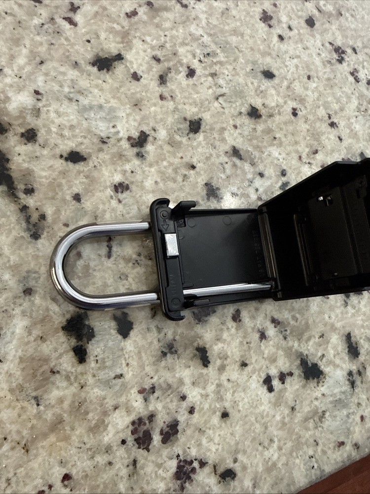 Realtor lock key box 4 digit combination