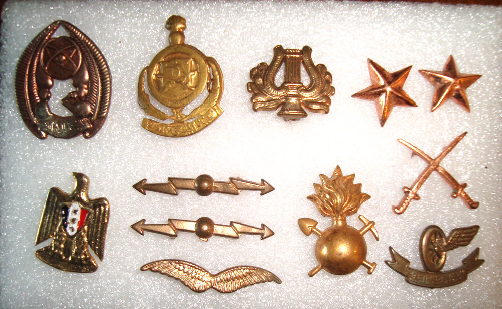 IRAQI  COLLAR INSIGNIA SET!!! DESERT STORM BRING BACKS