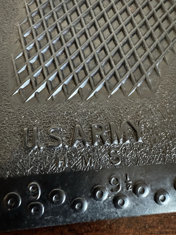 ORIGINAL US ARMY BOOTS REPLACEMENT SOLES FOR 9-9.5 COMBAT BOOTS-NOS