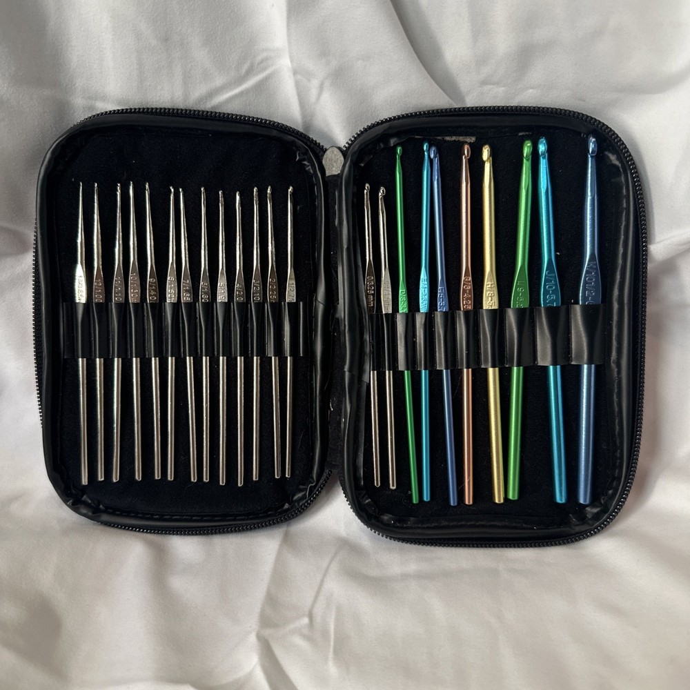 Boye CrocketMaster Hooks with Case Set of 23