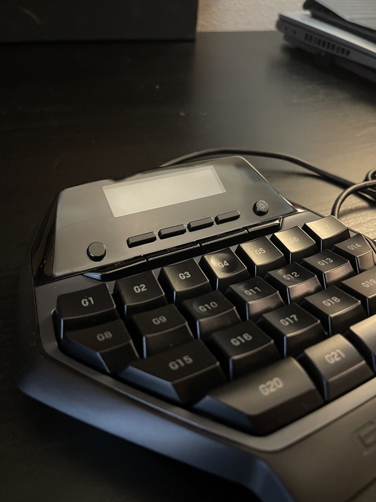 Logitech G13 Advanced Programmable Gameboard with LCD Display Black Y-U0002 EUC