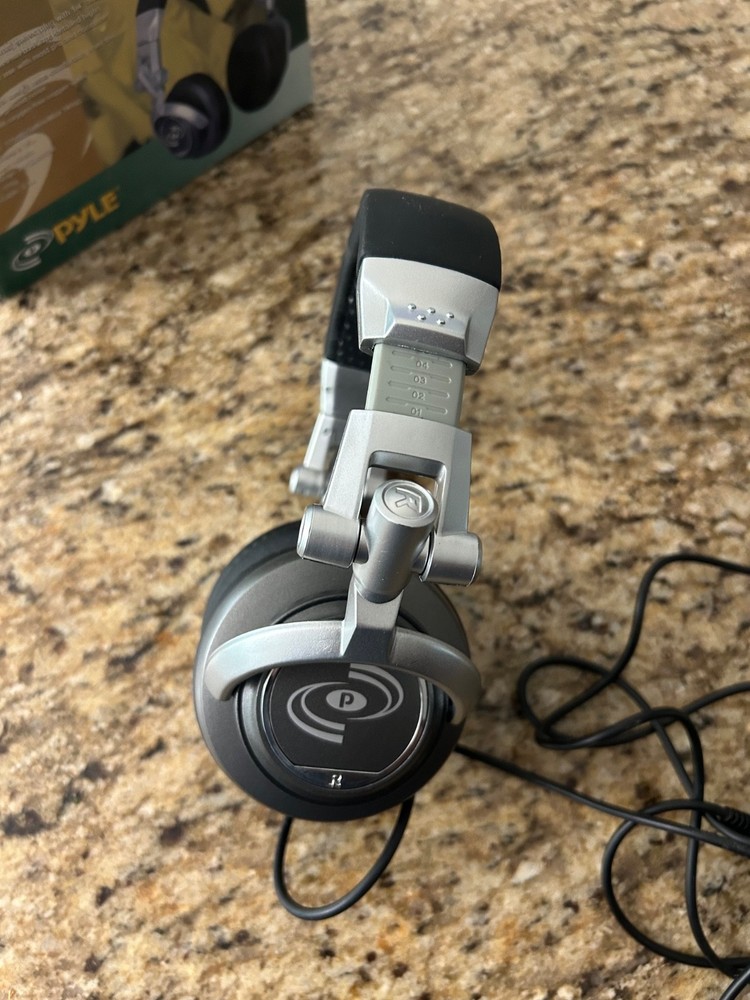 Professional DJ Headphones