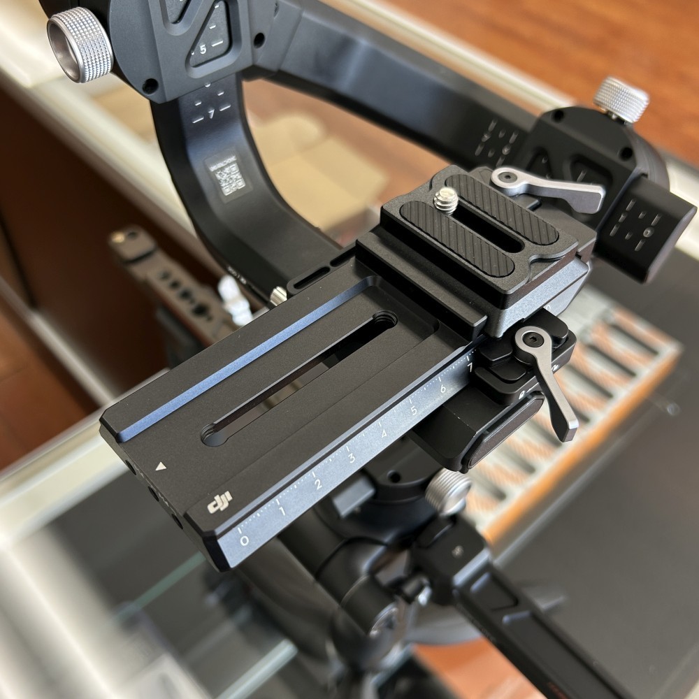 DJI Ronin SC2 with Dual Handle Handgrip *Pre-Owned*