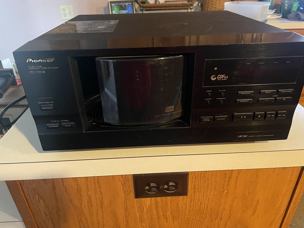Pioneer F908 CD Player, turns on but has U2 code sometimes