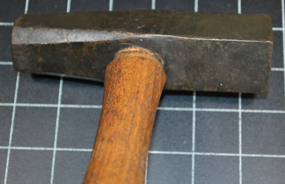 BLACKSMITH SET HAMMER - 1 1/2" SQUARE HEAD - ORIGINAL HANDLE - VERY LITTLE USE