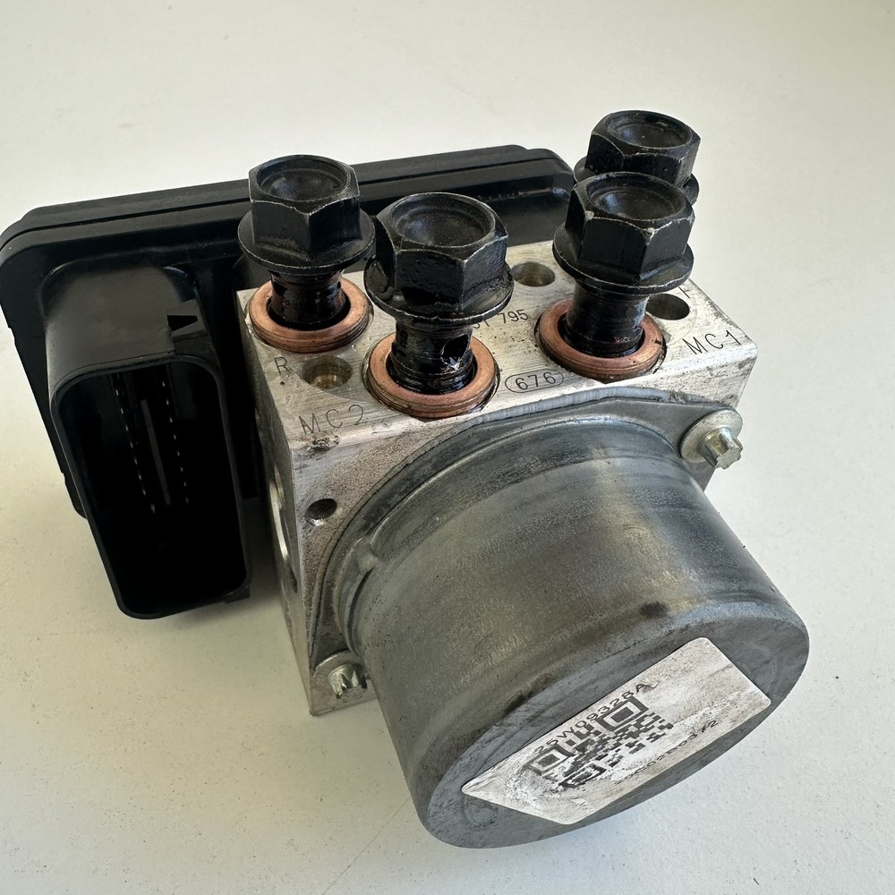 Royal Enfield Interceptor 650 2020 ABS pump modulator controller block unit