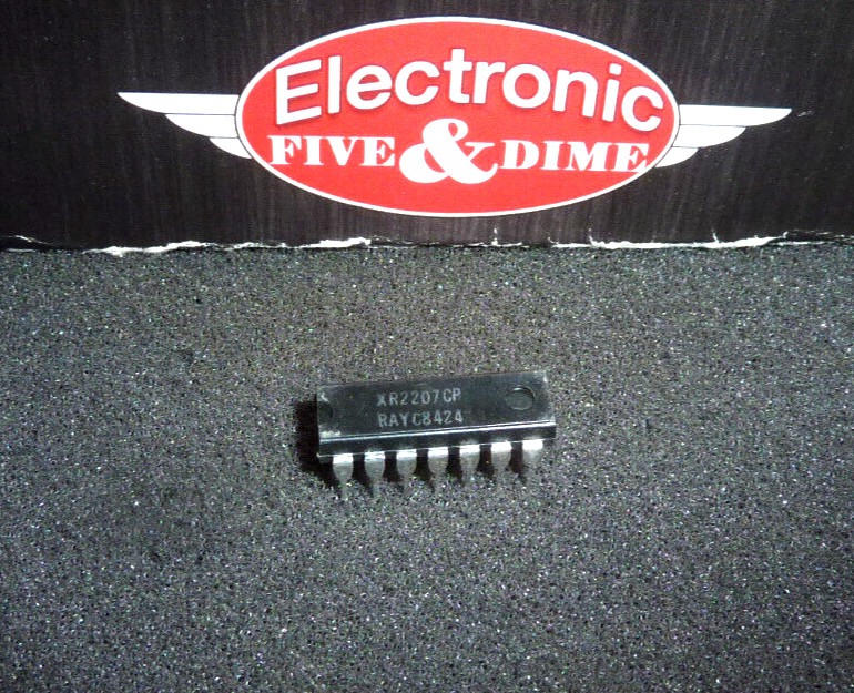 XR2207CP Raytheon Waveform Generation, BIPolar, PDIP14  IC