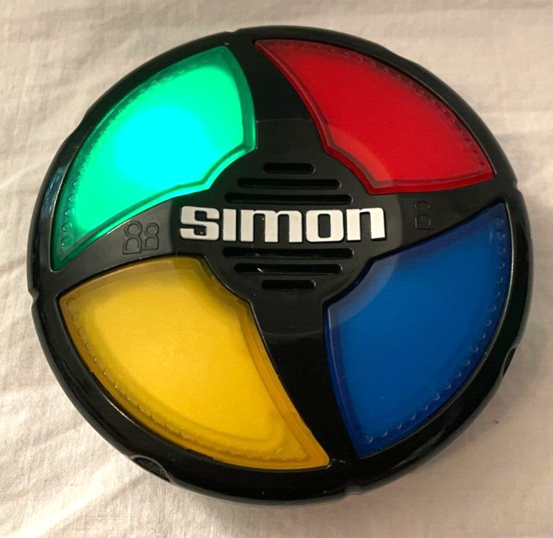 Hasbro Handheld Electronic Simon Game 2015 Tested & Works