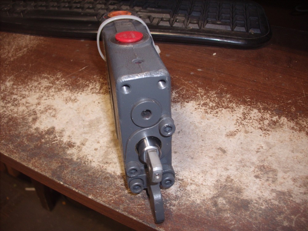 new kubota selective control valve part # 3c854-82802