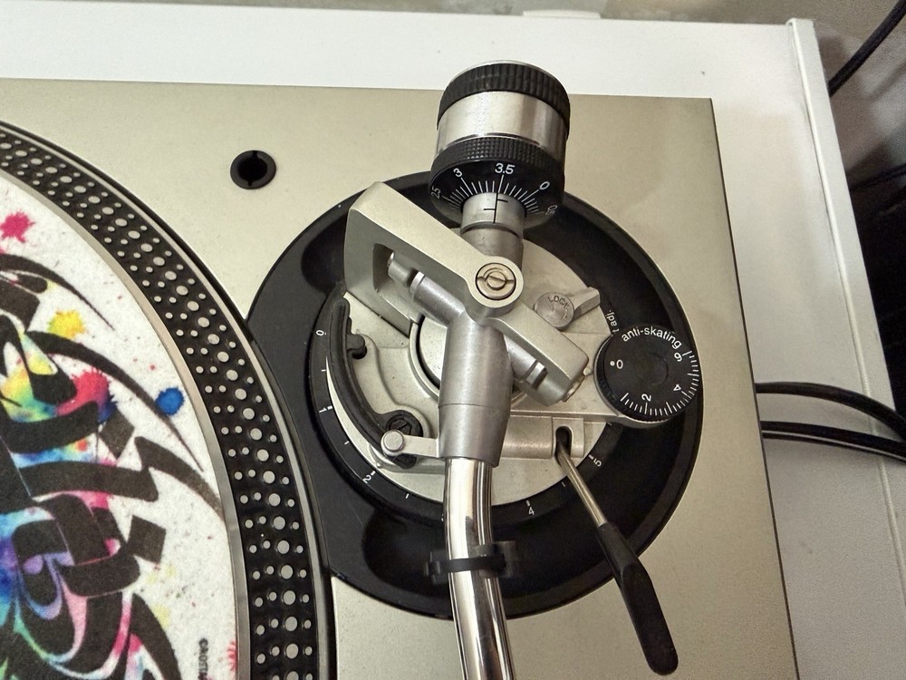 Technics sl-1200mk5 Turntable Silver
