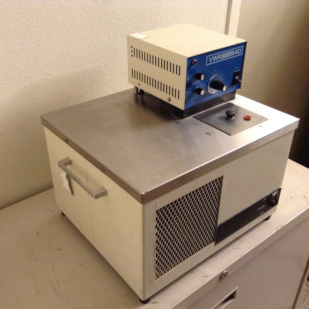VWR 1140 REFRIGERATED/HEATED CIRCULATING BATH