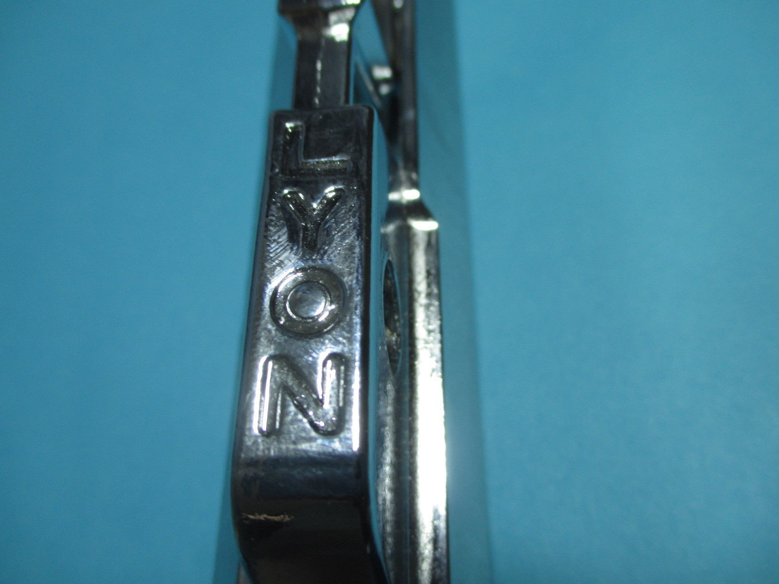 LYON LOCKER HANDLE ASSEMBLY LH LEFT MADE IN USA NEW CASE LIFT & SCREW 1981 +