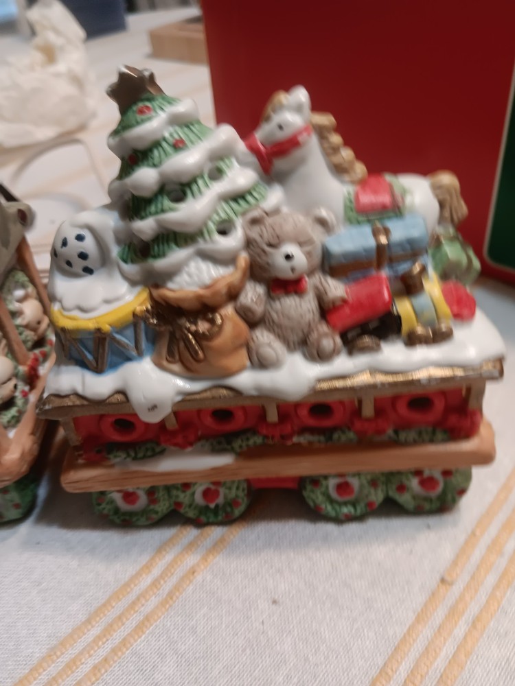 Santss Best Lightef Porcelain Train Set