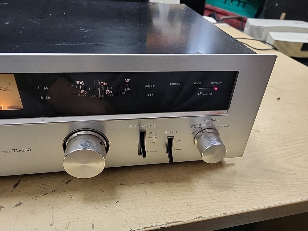 Denon TU-200 Stereo Tuner