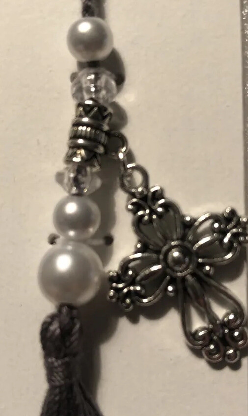 Crocheted shell bookmark