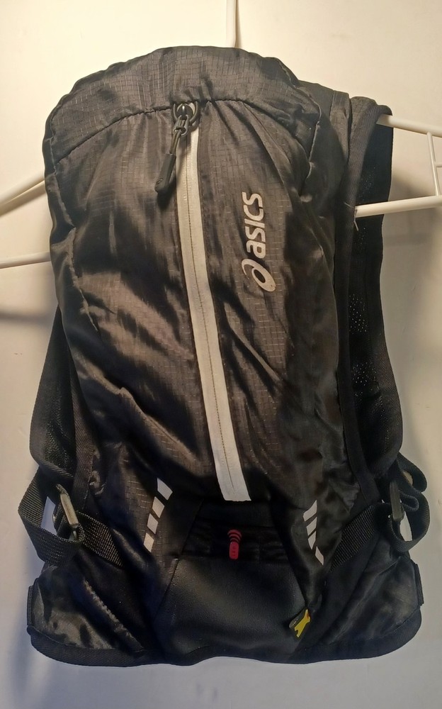 asics ~ Run/Jogging Hike Hydration Backpack Performance 1.5Liter ~ NWOT ‐J