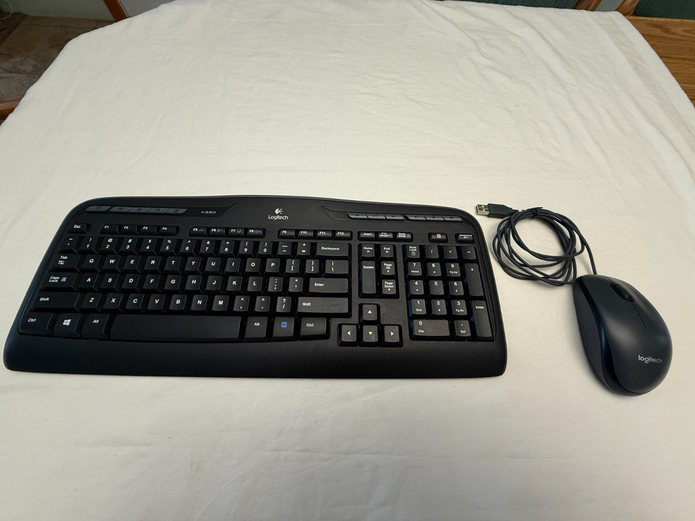 Logitech Wireless Keyboard (Y-R0009) & Wired Mouse (M-U0026) Combo Set- Used