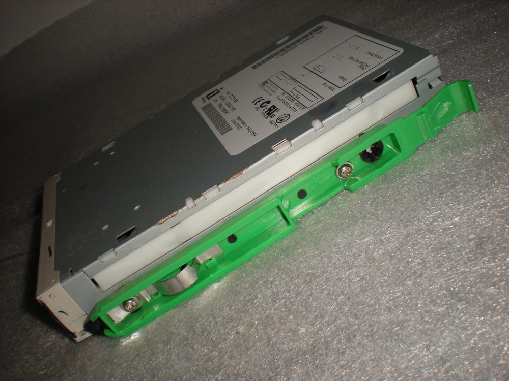 UNTESTED Vintage Iomega Z250ATAPI 3.5" internal Zip drive