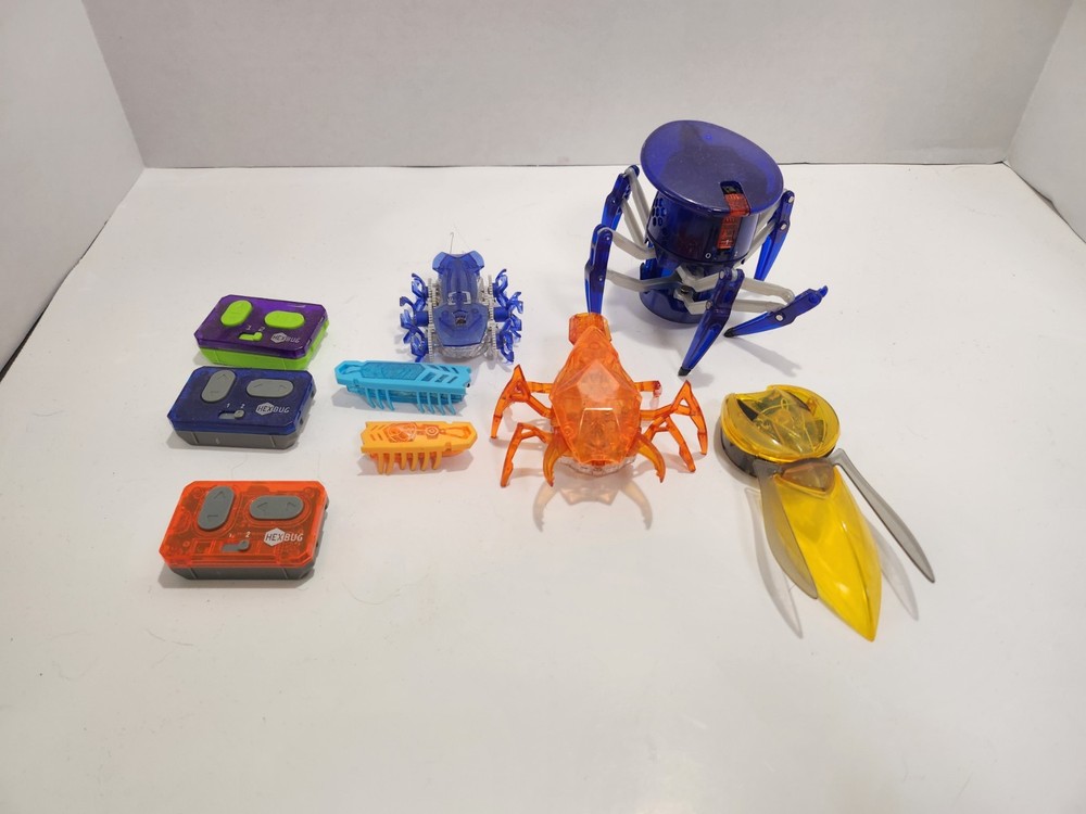 Hexbug Battlebots with 6 bots, 3 remotes - Untested Small Lot