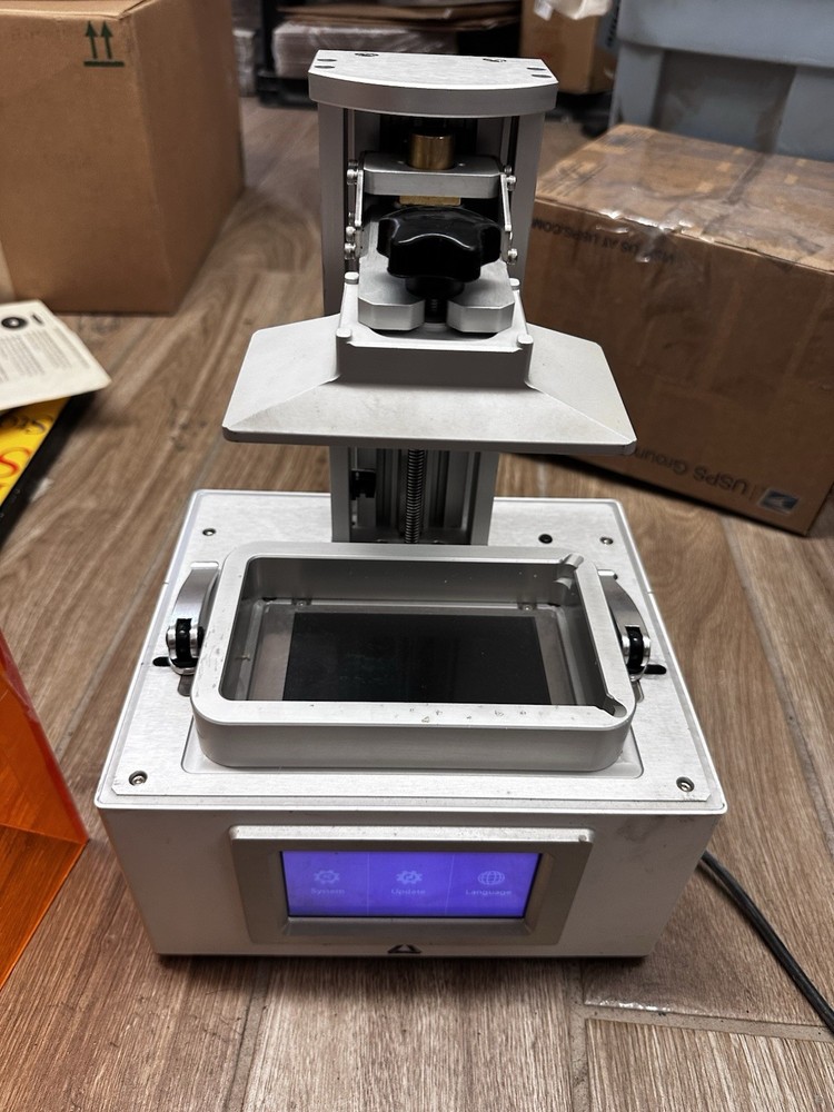 Ackuretta FreeShape 120 is a desktop LCD 3D printer