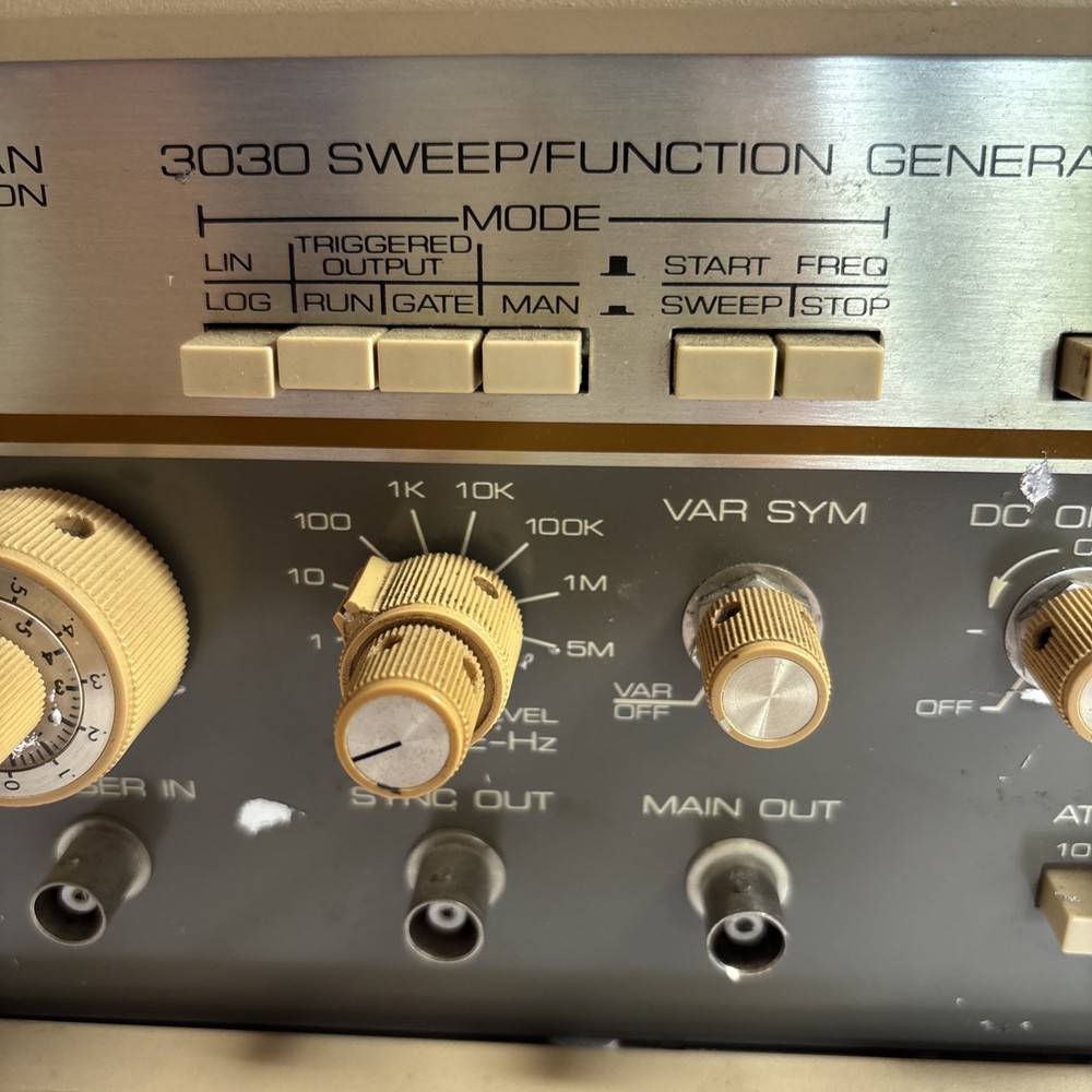 B+K Precision 3030 Sweep/Function Generator, Dynascan Corporation