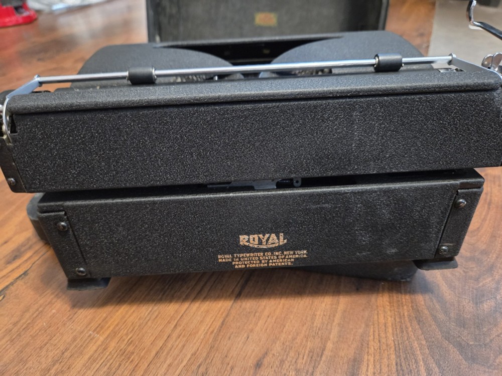 Royal Arrow Portable Typewriter 1940s w/Case - Please Read