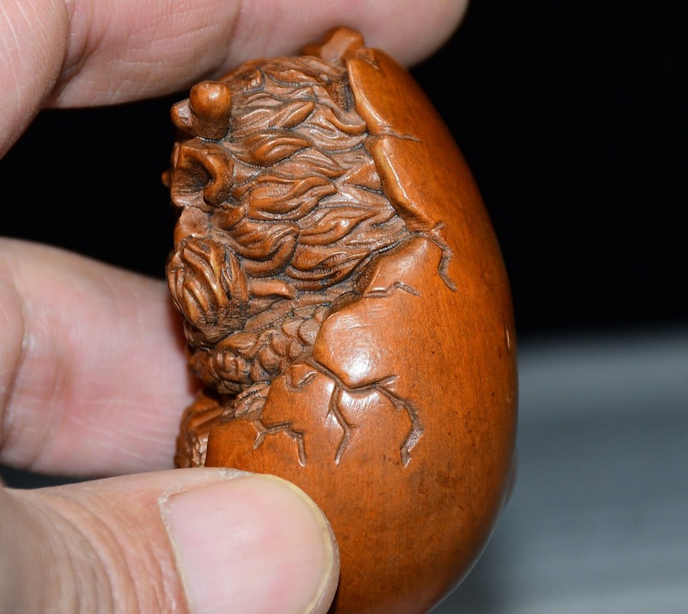 Exquisite Small Leaf Boxwood Monkey Pendant