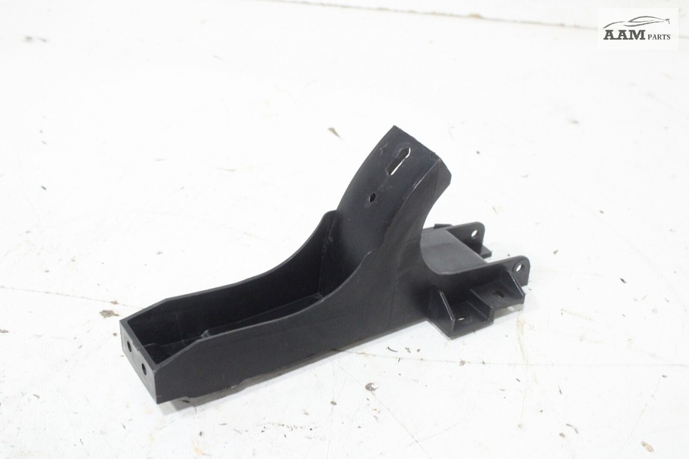 2018-2024 FREIGHTLINER CASCADIA LEFT SIDE FAIRING EXTENDER BRACKET OEM