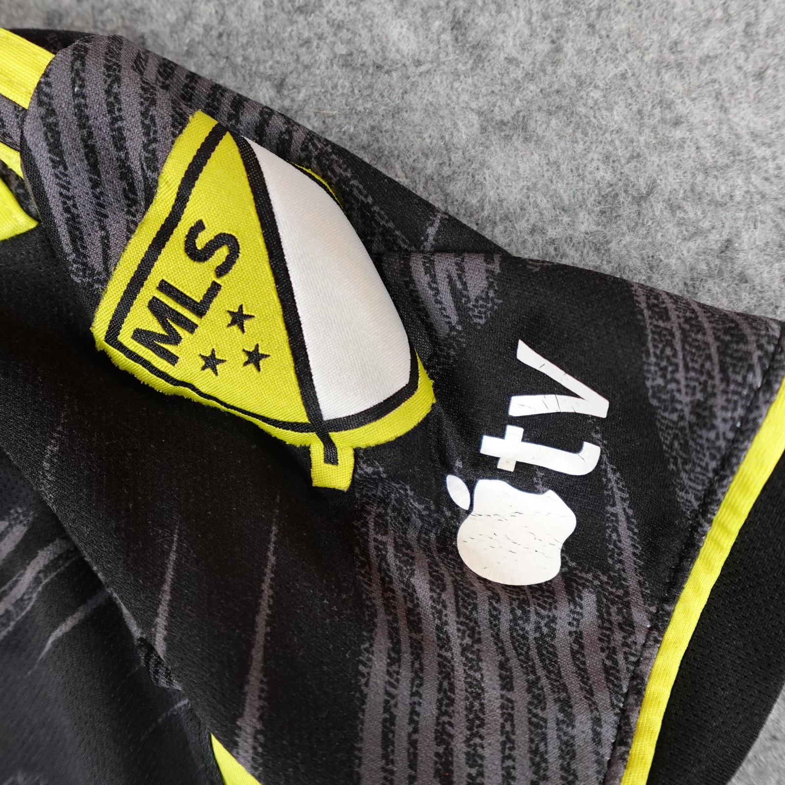 Columbus Crew Jersey Youth Boys Small 26 Black MLS Soccer Adidas 2023 2024 Away