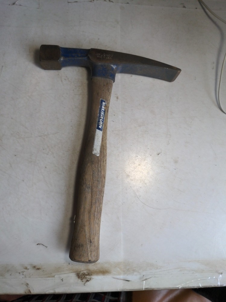 Vaughan A9B Bricklayer Hammer 32oz  Totally