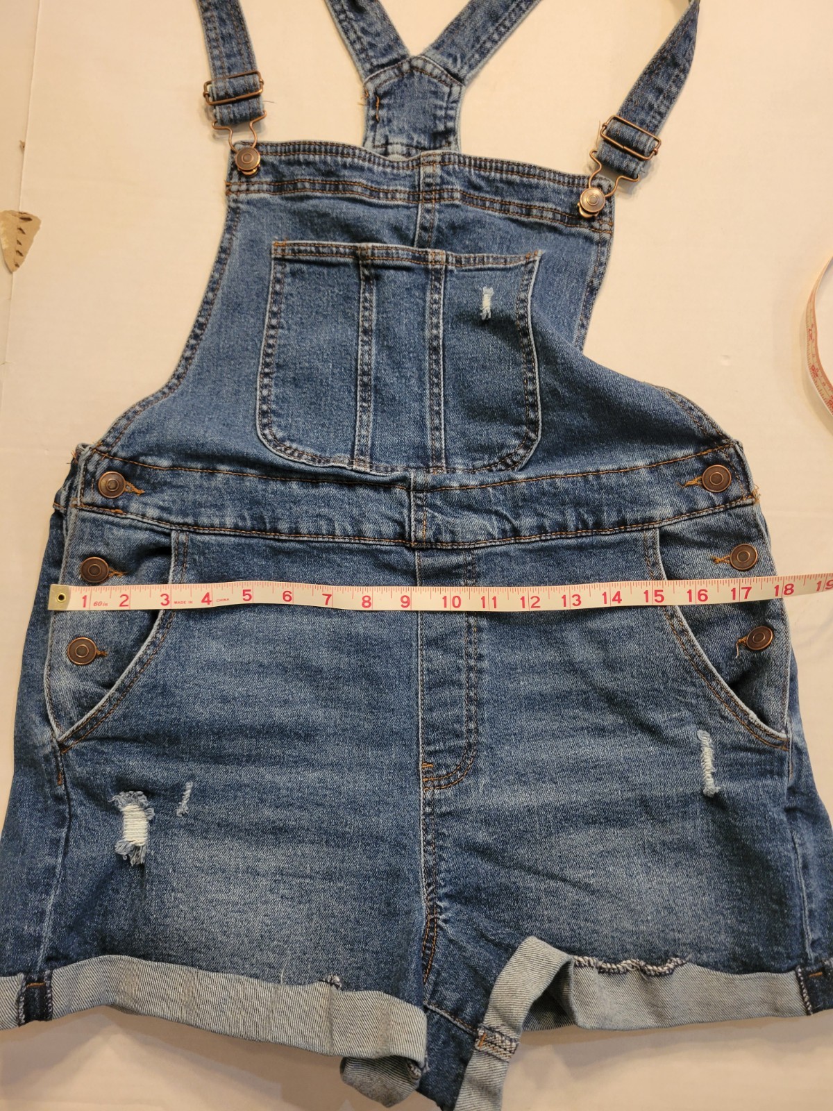 No Boundaries Juniors Sz 15/17 Bib Overall Shorts Blue Denim Pockets Raw Hem